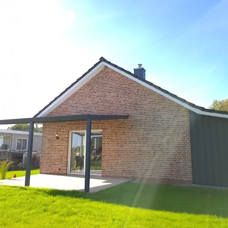 Haus Küstenbrise - Urlaub Mit Hund An Der Küste Mit Eigenen Garten, Sauna Und Gemütlichen Kaminfeuer Ferienhaus Schweiburg