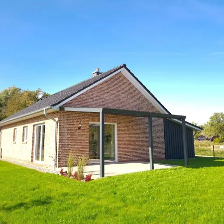 Haus Kuestenbrise - Urlaub Mit Hund An Der Kueste Mit Eigenen Garten, Sauna Und Gemuetlichen Kaminfeuer Schweiburg