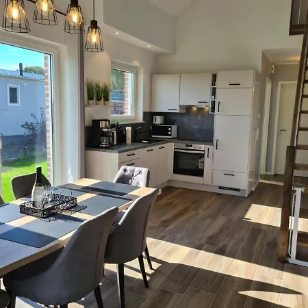 Дом отдыха Haus Kuestenbrise - Urlaub Mit Hund An Der Kueste Mit Eigenen Garten, Sauna Und Gemuetlichen Kaminfeuer Schweiburg