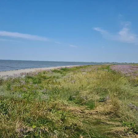 Haus Kuestenbrise - Urlaub Mit Hund An Der Kueste Mit Eigenen Garten, Sauna Und Gemuetlichen Kaminfeuer Дом отдыха Schweiburg