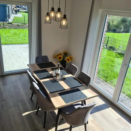 Haus Kuestenbrise - Urlaub Mit Hund An Der Kueste Mit Eigenen Garten, Sauna Und Gemuetlichen Kaminfeuer *