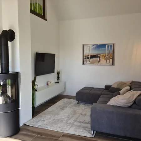 Haus Kuestenbrise - Urlaub Mit Hund An Der Kueste Mit Eigenen Garten, Sauna Und Gemuetlichen Kaminfeuer Feriehus