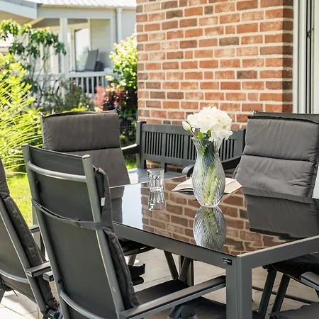 Haus Kuestenbrise - Urlaub Mit Hund An Der Kueste Mit Eigenen Garten, Sauna Und Gemuetlichen Kaminfeuer Semesterbostad Schweiburg