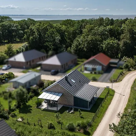Semesterbostad Haus Kuestenbrise - Urlaub Mit Hund An Der Kueste Mit Eigenen Garten, Sauna Und Gemuetlichen Kaminfeuer Schweiburg