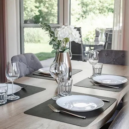 Haus Kuestenbrise - Urlaub Mit Hund An Der Kueste Mit Eigenen Garten, Sauna Und Gemuetlichen Kaminfeuer Schweiburg