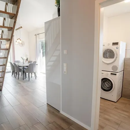 Haus Kuestenbrise - Urlaub Mit Hund An Der Kueste Mit Eigenen Garten, Sauna Und Gemuetlichen Kaminfeuer * Schweiburg