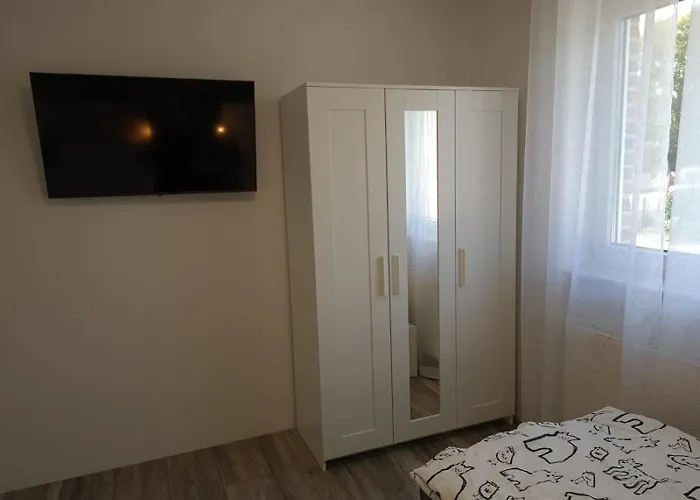 Haus Kuestenbrise - Urlaub Mit Hund An Der Kueste Mit Eigenen Garten, Sauna Und Gemuetlichen Kaminfeuer * Schweiburg